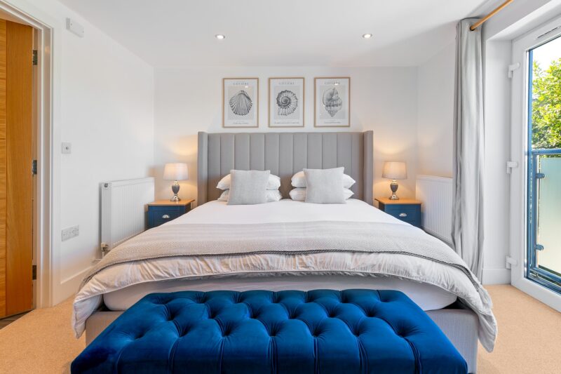 Airbnb Photography in Wadebridge: How Stunning Photos Boost Your Bookings 2 Bright and airy Cornish living room with rustic decor